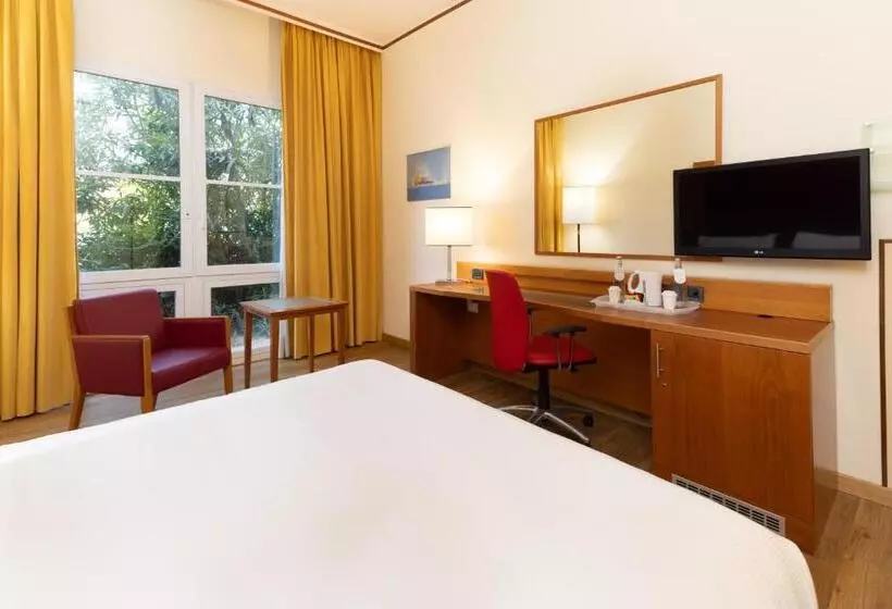 身障者適用スタンダードルーム, Crowne Plaza Venice East, An Ihg