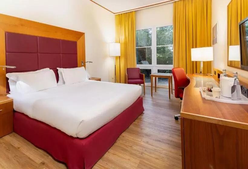 身障者適用スタンダードルーム, Crowne Plaza Venice East, An Ihg