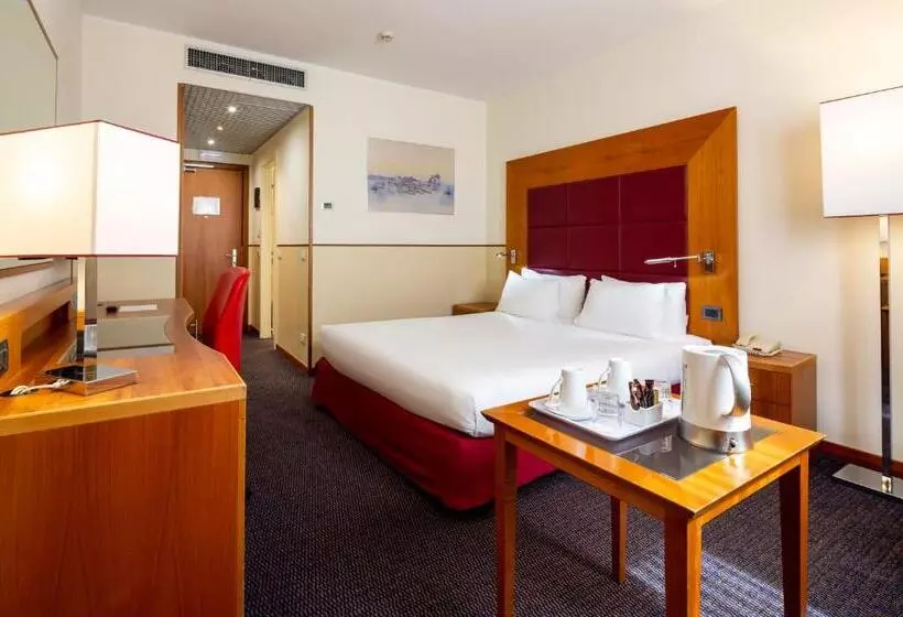 コネクティングルーム（家族用）。, Crowne Plaza Venice East, An Ihg
