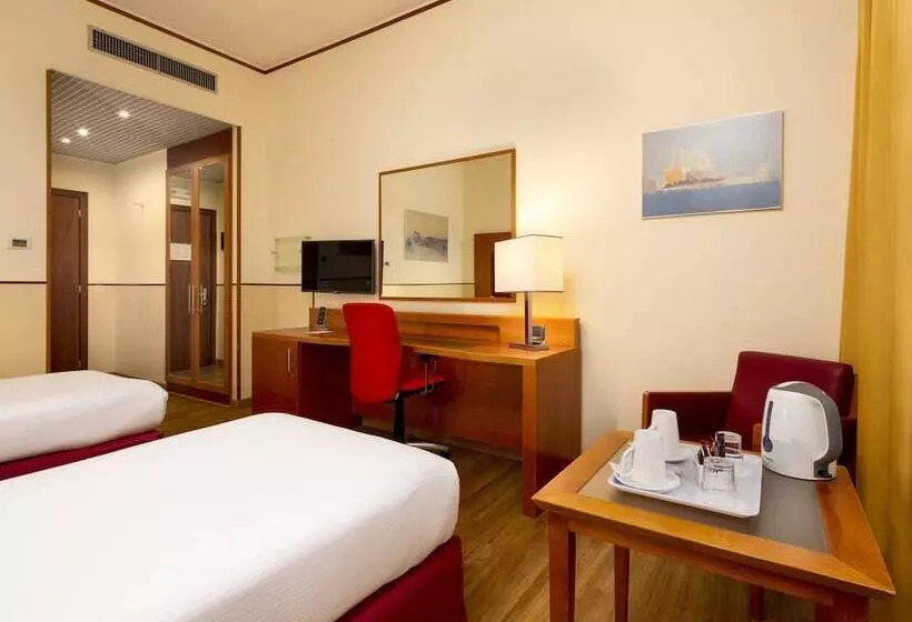 身障者適用スタンダードルーム, Crowne Plaza Venice East, An Ihg