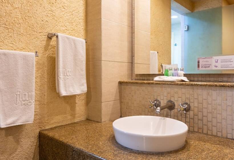 غرفة تنفيذية, Flamingo Inn