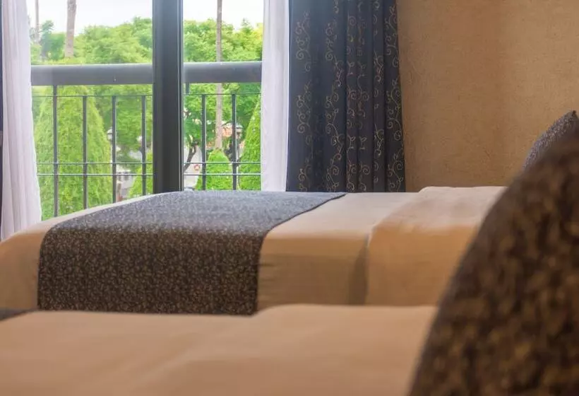 اتاق اجرایی, Flamingo Inn