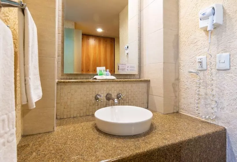 اتاق اجرایی, Flamingo Inn