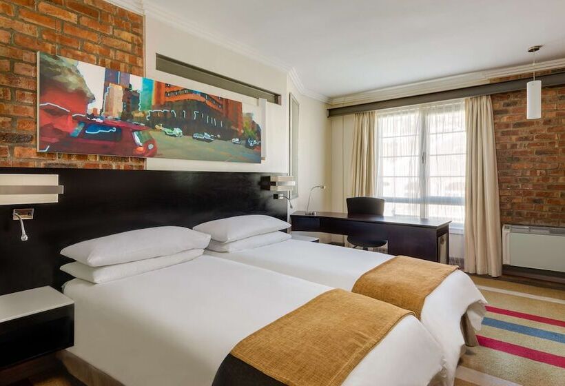 Номер Стандарт, Garden Court Victoria Junction