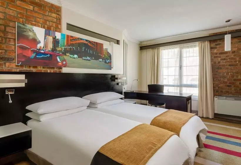Standard Room, Garden Court Victoria Junction
