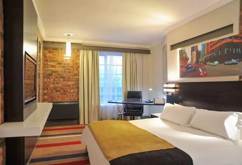 Standard Room, Garden Court Victoria Junction
