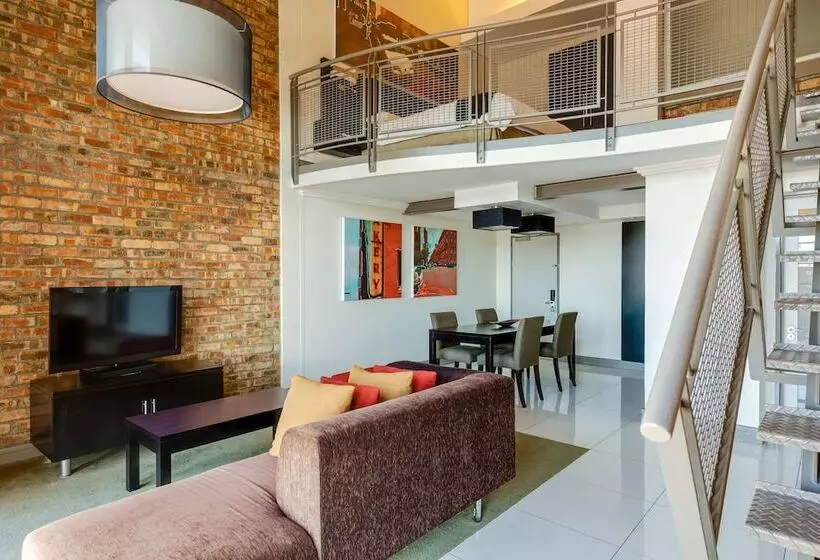 Standard Room, Garden Court Victoria Junction