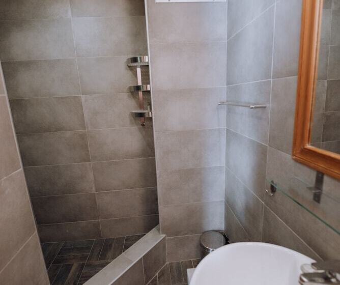 سوییت خانوادگی, Golden View