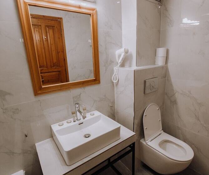 سوییت خانوادگی, Golden View