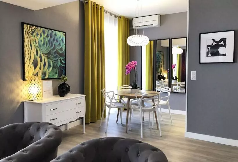 Suite with Terrace, Les Suites   Domaine De Crécy