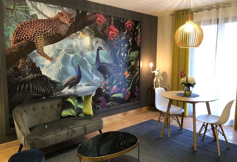Люкс с Террасой, Les Suites   Domaine De Crécy