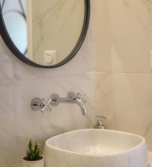 اتاق استاندارد یک نفره, Lofos Village