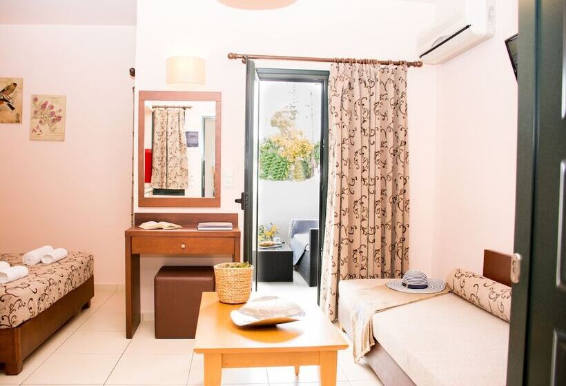 דירת חדר, Marigianna Apartments