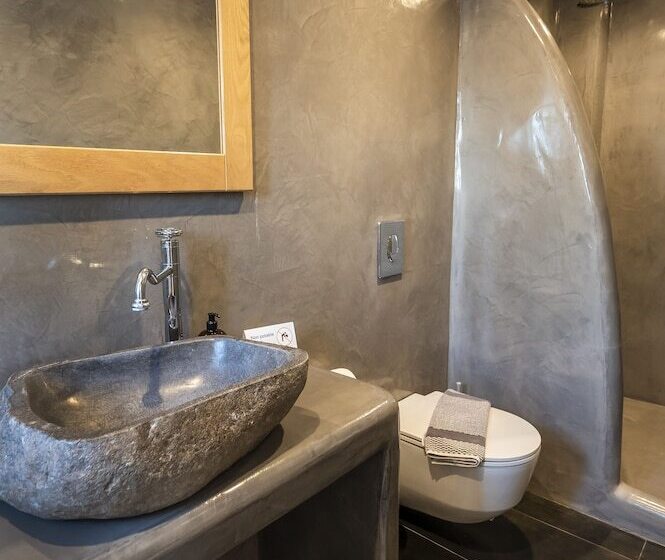 جناح جونيور, Smy Mediterranean White Santorini