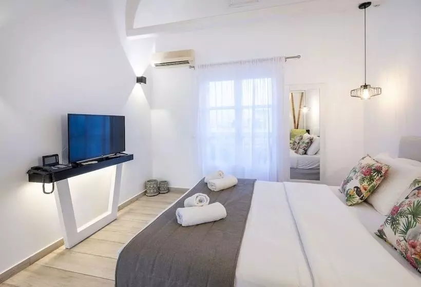 سوییت جونیور, Smy Mediterranean White Santorini