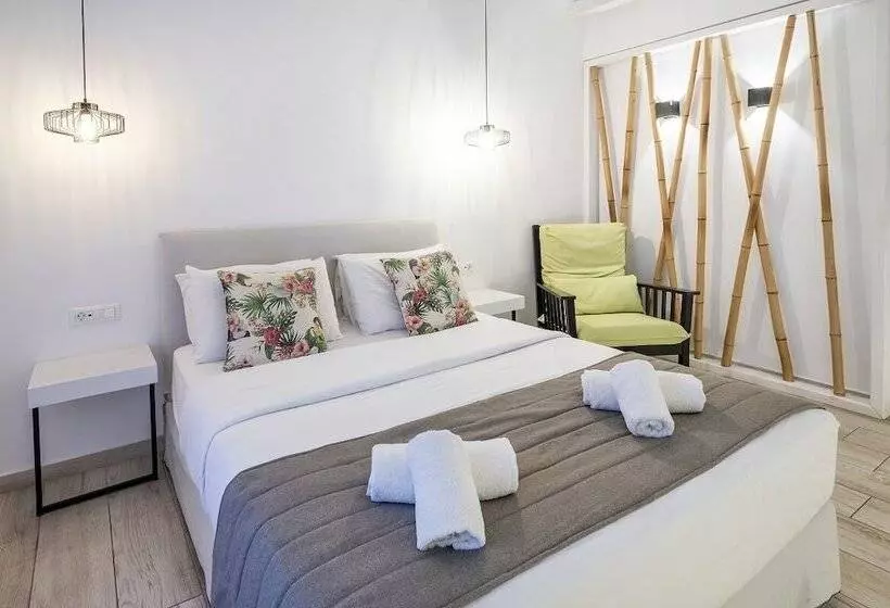 سوییت جونیور, Smy Mediterranean White Santorini