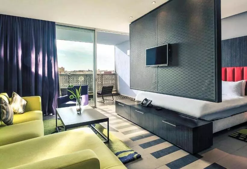 استودیوی استاندارد, Mercure Nador Rif