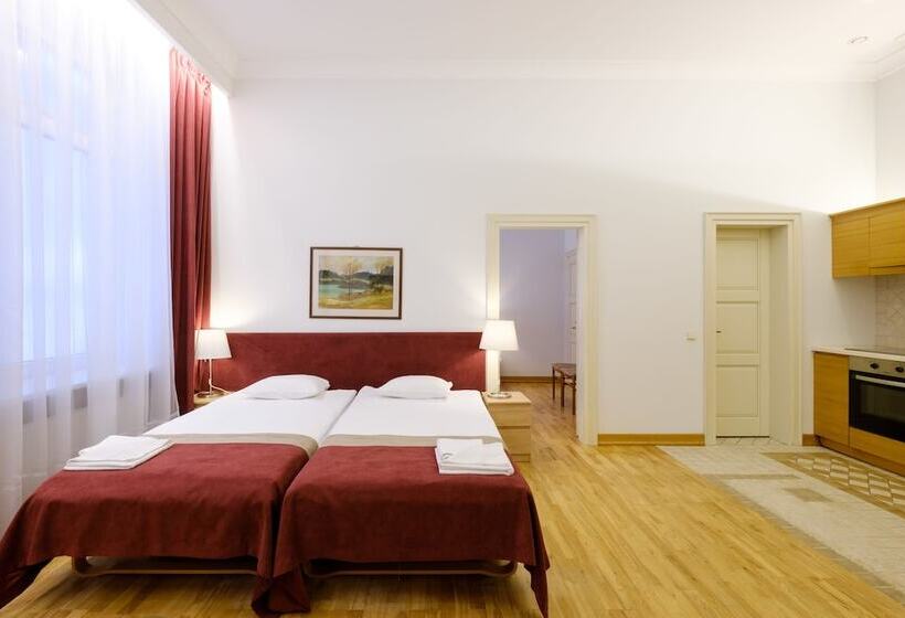 اتاق استاندارد چهار تخته, Metropolis