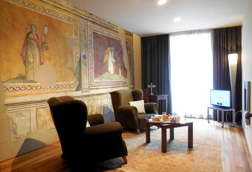 סוויטה, Palazzo Ai Capitani