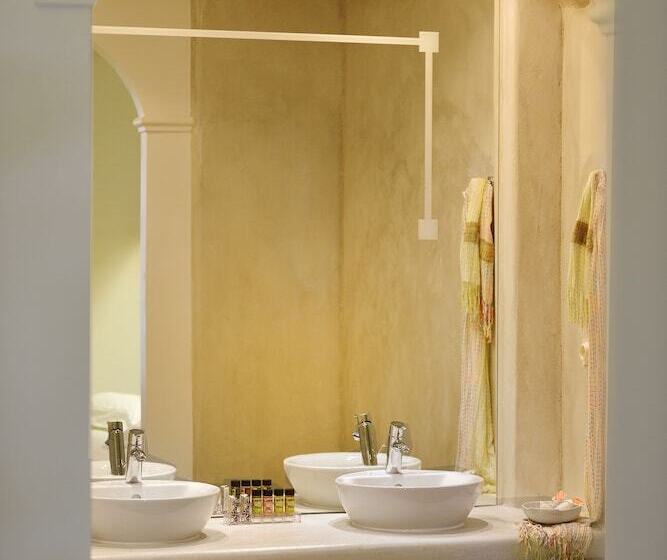 スーペリアトリプルルーム, Petinos