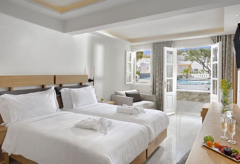 スーペリアトリプルルーム, Petinos