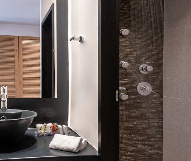 スーペリアールーム, Petinos