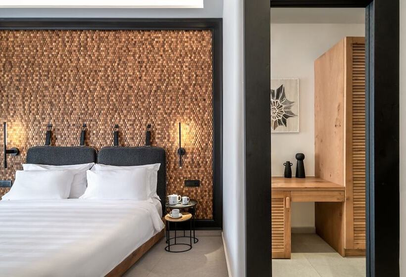 スーペリアールーム, Petinos