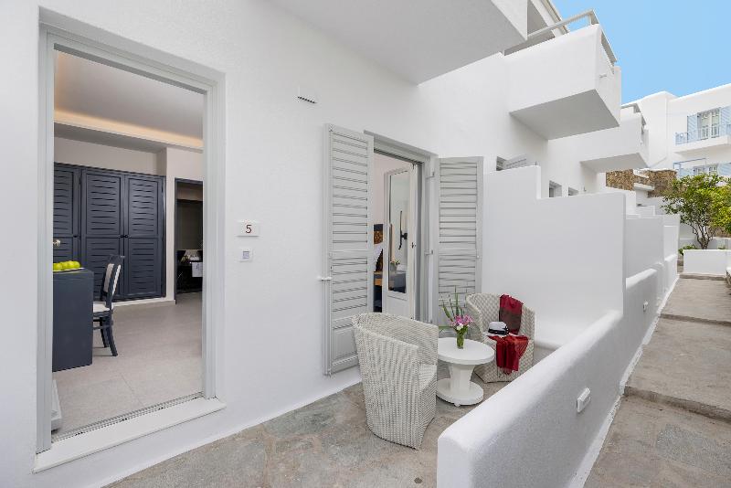 スタンダードルーム, Petinos