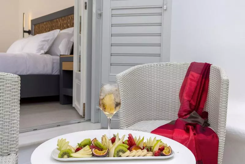 スタンダードルーム, Petinos