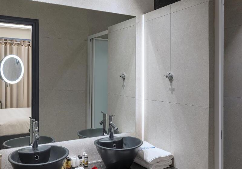 スタンダードルーム, Petinos