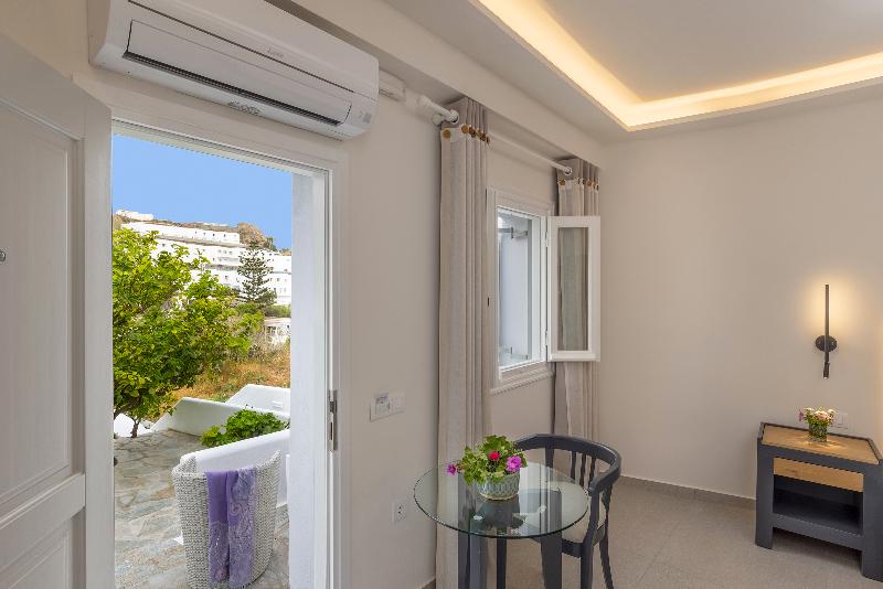 スタンダードルーム, Petinos