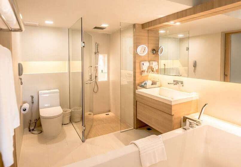 Quarto Deluxe Vista Piscina, Phuket Graceland Resort and Spa