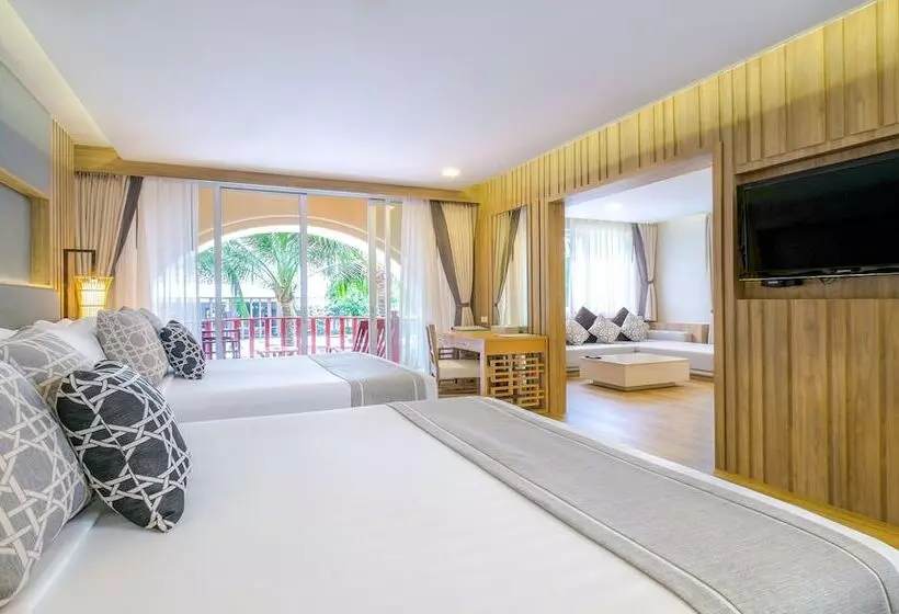 اتاق خانوادگی با چشم‌انداز استخر, Phuket Graceland Resort and Spa
