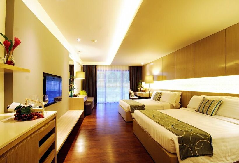 Номер Deluxe Вид на Бассейн, Phuket Graceland Resort and Spa