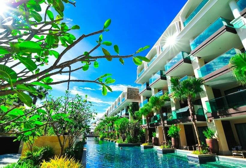 Номер Deluxe Вид на Бассейн, Phuket Graceland Resort and Spa