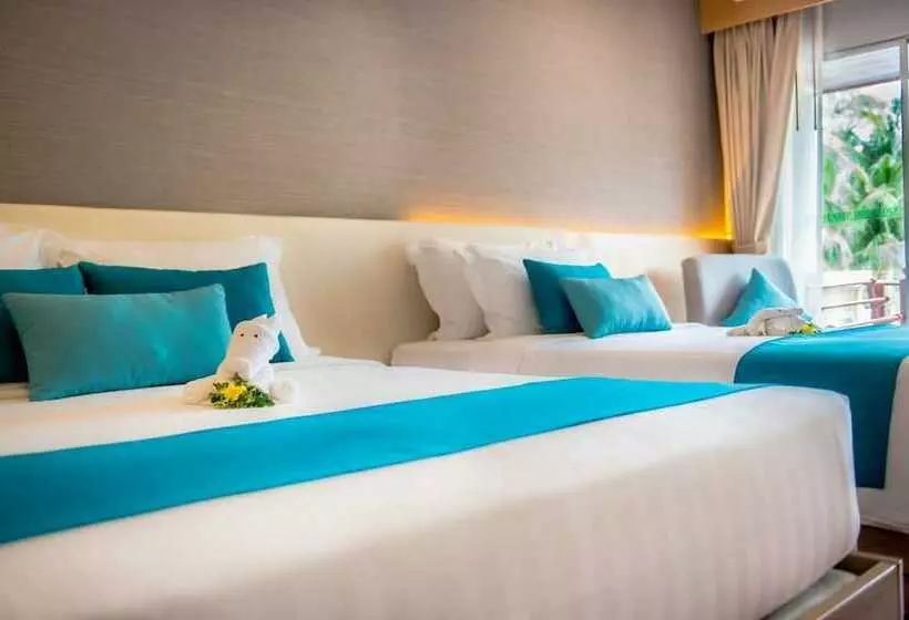 اتاق لوکس با چشم‌انداز استخر, Phuket Graceland Resort and Spa