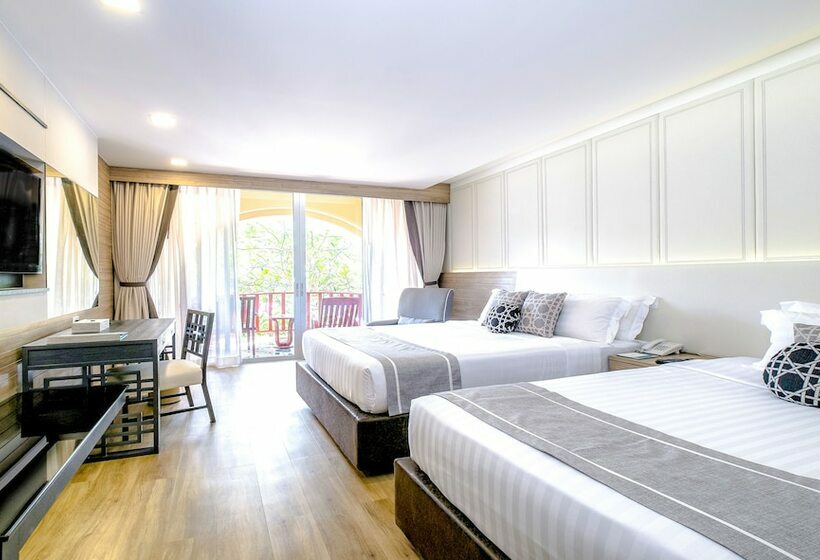 Номер Deluxe Вид на Бассейн, Phuket Graceland Resort and Spa