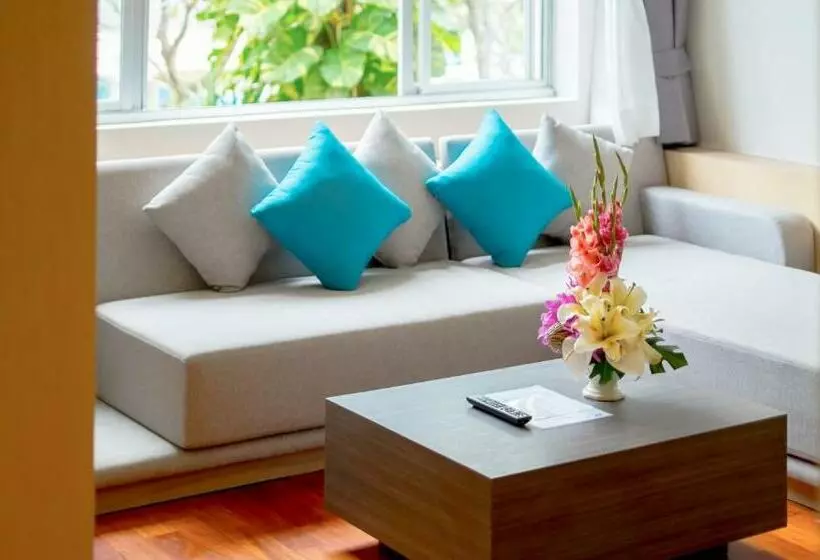 اتاق خانوادگی با چشم‌انداز استخر, Phuket Graceland Resort and Spa