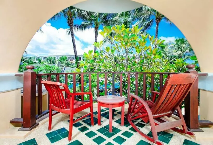 اتاق خانوادگی با چشم‌انداز استخر, Phuket Graceland Resort and Spa