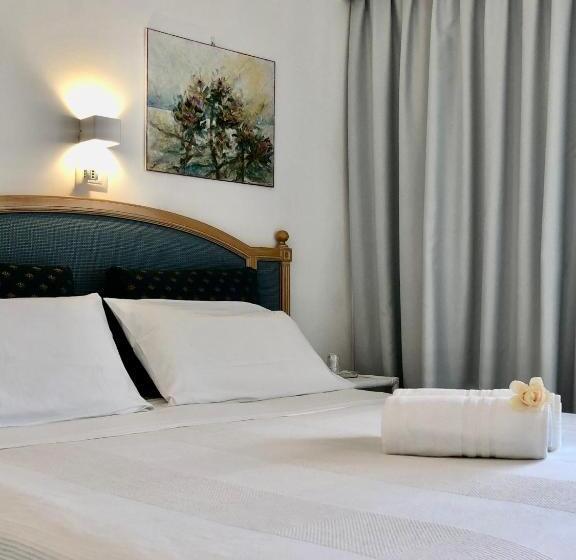 غرفة قياسية ثلاثية, Pinocchio