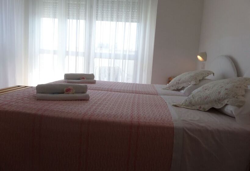 غرفة قياسية, Pinocchio