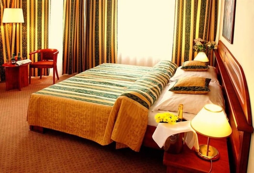 غرفة قياسية ثلاثية, U Divadla   Czech Leading Hotels