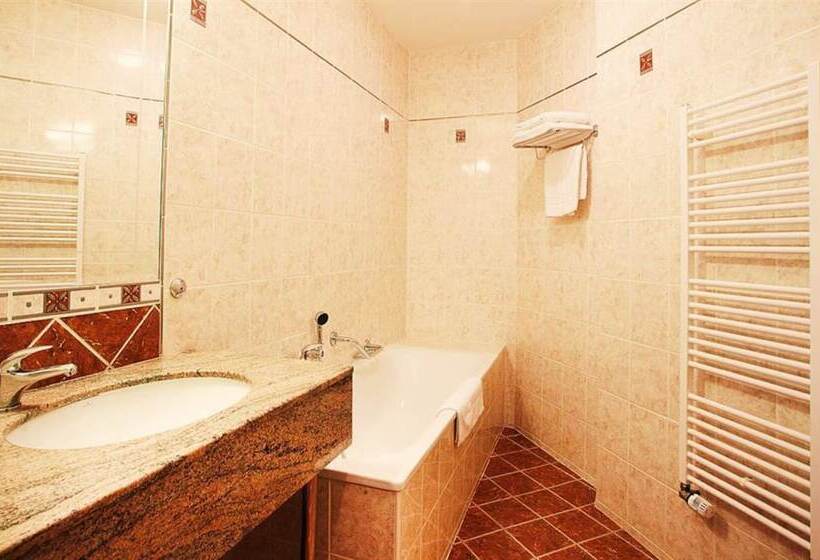 غرفة قياسية رباعية, U Divadla   Czech Leading Hotels