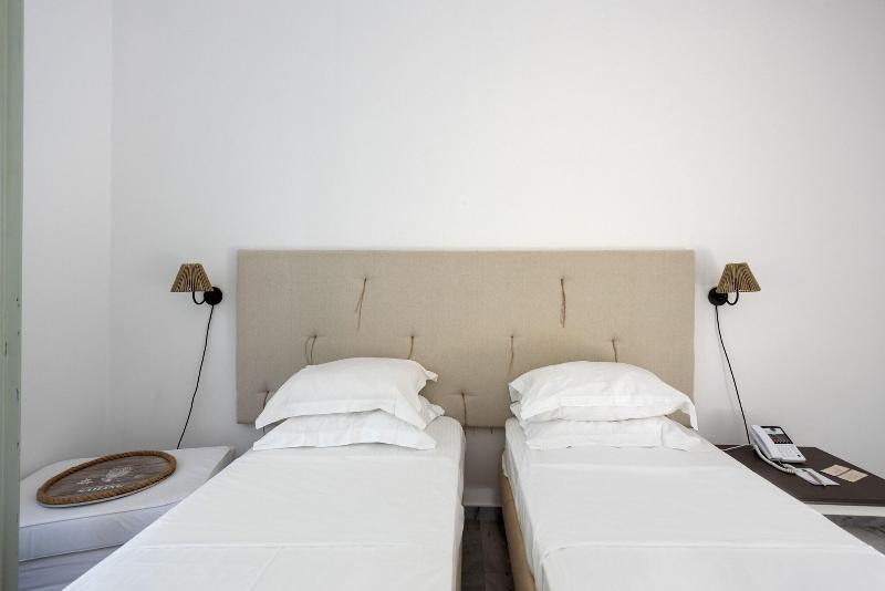 غرفة قياسية متصلة, Parosland