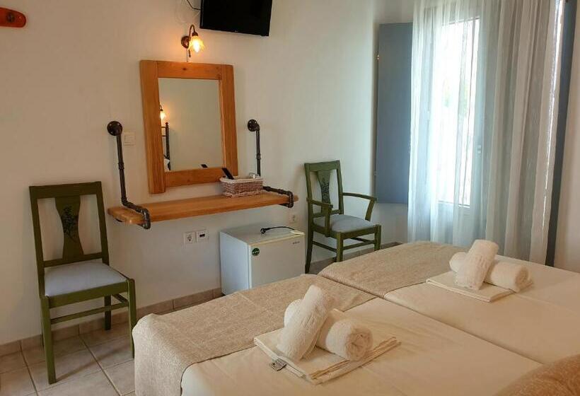 غرفة قياسية مطلّة علي البحر مزوَّدة بشُرفة, Sifnos Hotel Benaki