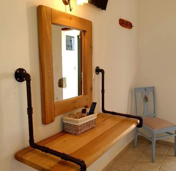 غرفة قياسية مطلّة علي البحر مزوَّدة بشُرفة, Sifnos Hotel Benaki