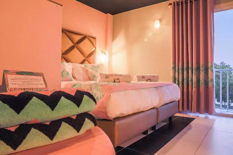 1 Bedroom Apartment Side Sea View