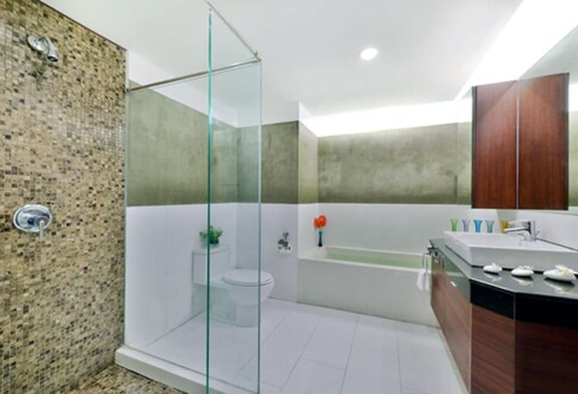 سوییت لوکس, Centre Point Plus Hotel Pratunam