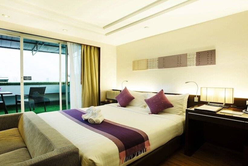 سوییت لوکس, Centre Point Plus Hotel Pratunam