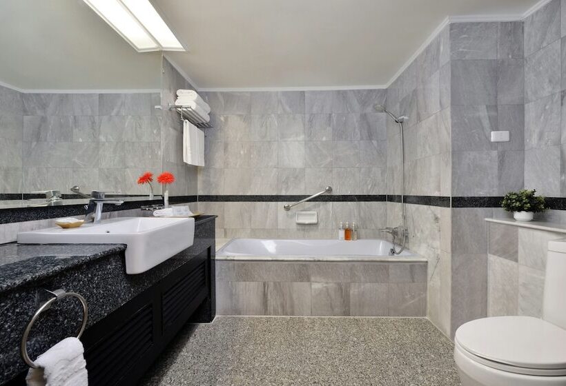 اتاق خانوادگی تودرتو, Centre Point Plus Hotel Pratunam